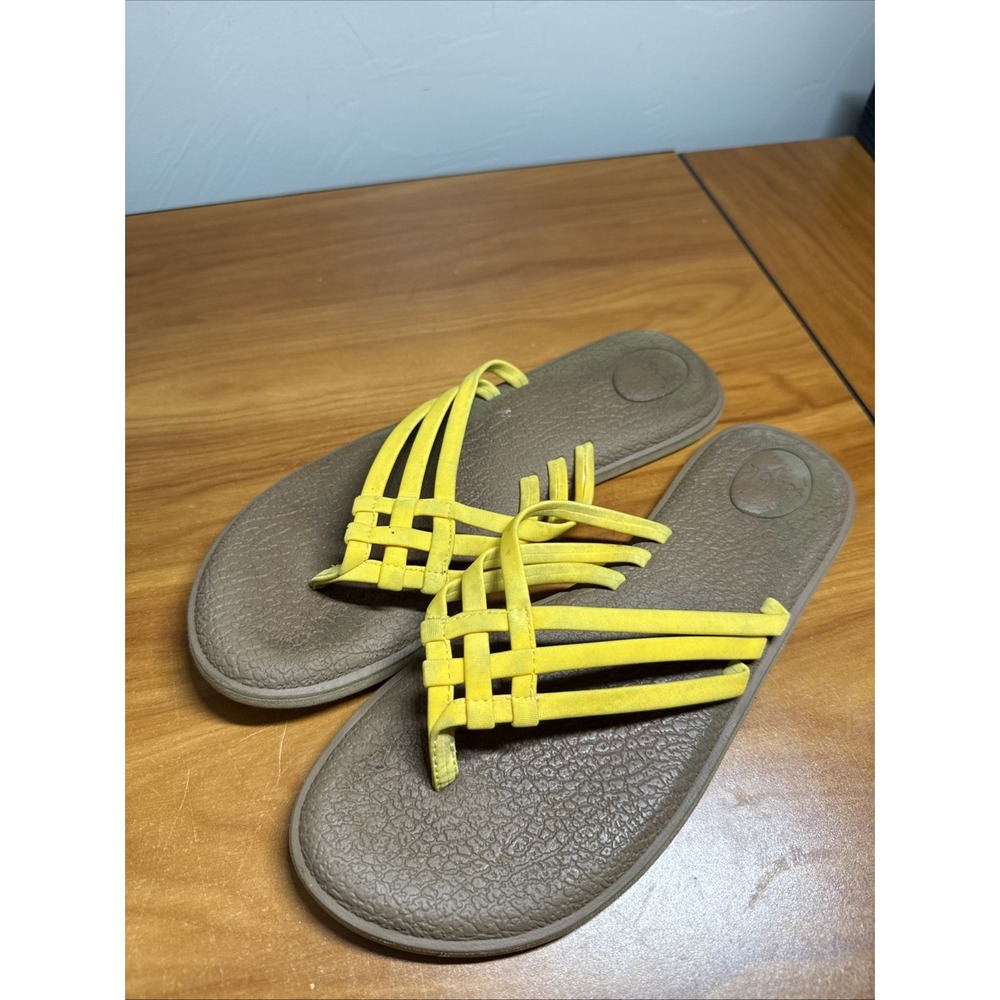 Sanuk Women's Yoga Salty Thong Sandals Yellow Size 9 Memory Foam Comfort